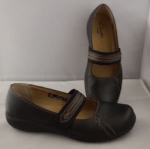 Clarks black leather mary jane style 7.5 m new